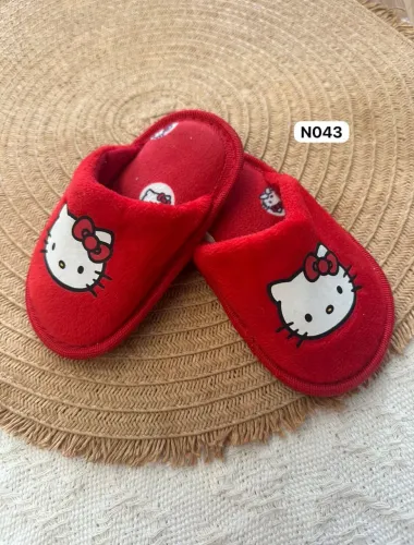 Pantufa infantil Importado (veste menos 18)  $30 ?  Impecável