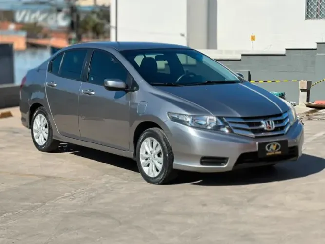 Honda City Sedan LX 1.5 Flex 16V 4P Mec. 2013