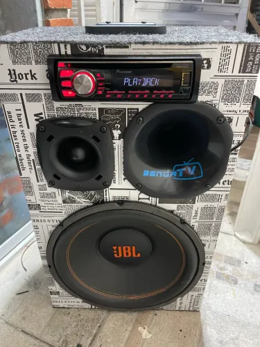 Caixa Bob - JBL