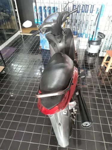 Vendo 1 moto Jet 50CC wuyang ano 2014 completa, todos os acessórios novos funcionando.