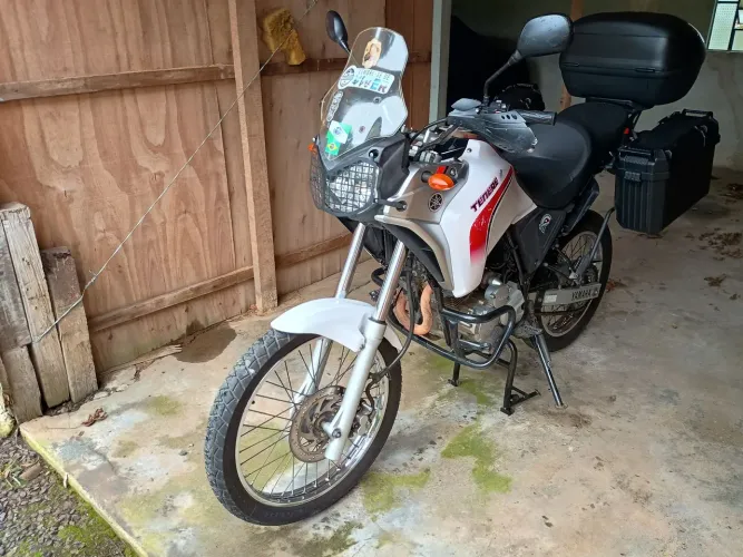 MOTO TÉNÉRÉ 250