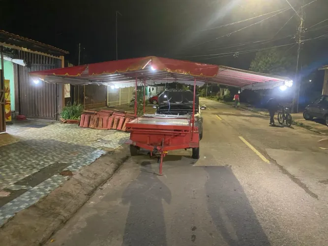 Carrinho de Lanches Reboque com Toldo Grande - Completo e Pronto p/ Trabalhar