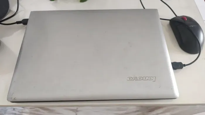 Notebook Lenovo 1 TB 4GB de memória RAM