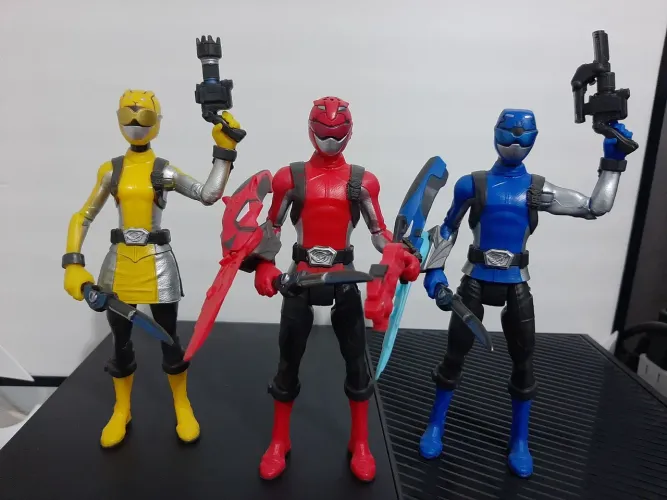 Lote Bonecos Power Rangers Morfagem Feroz, Beast Morphers Vermelho, Amarelo, Azul