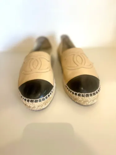alpargata chanel original  couro de cordeiro bege com ponteira preta, tam. 36