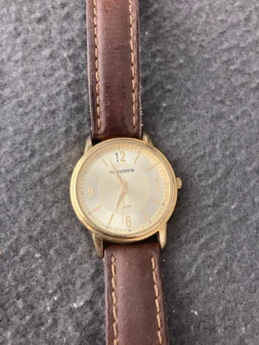 Relógio Mondaine Dourado com Pulseira de Couro