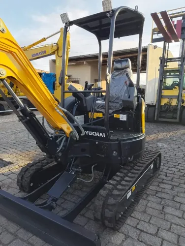 Serviço de locação Mini escavadeiras 