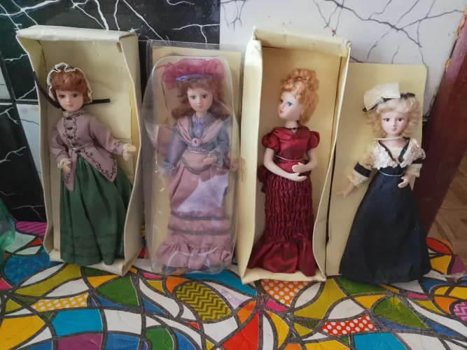 Bonecas de porcelana Dama da época diagostini