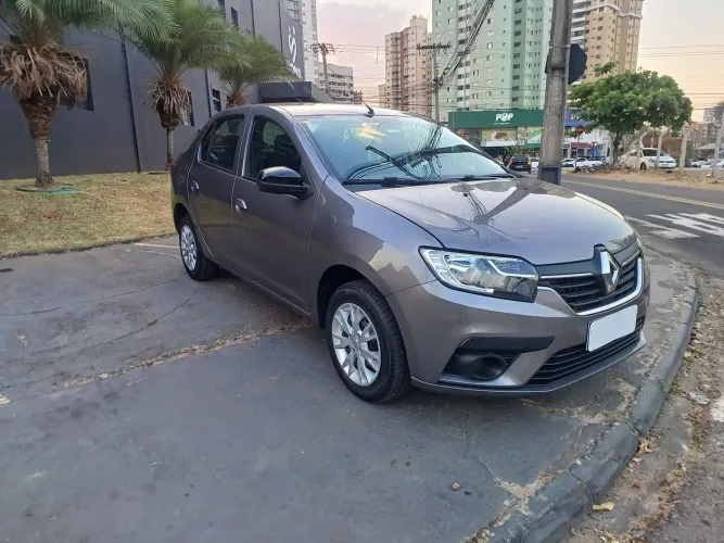 Logan Zen 23/24 Motor 1.0 Ipva pago Muito conservado!!!