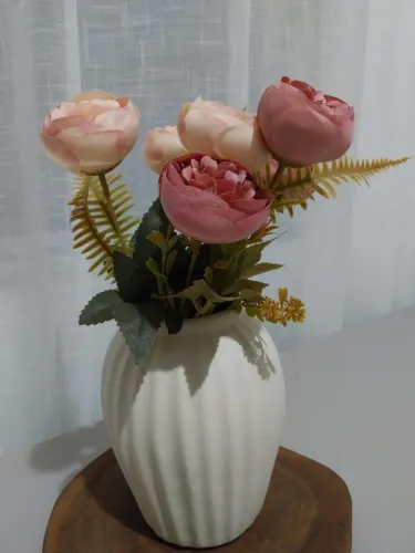 Jarro de Cerâmica com Flores Permanentes