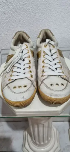 Tênis Osklen Branco com Detalhes Dourados