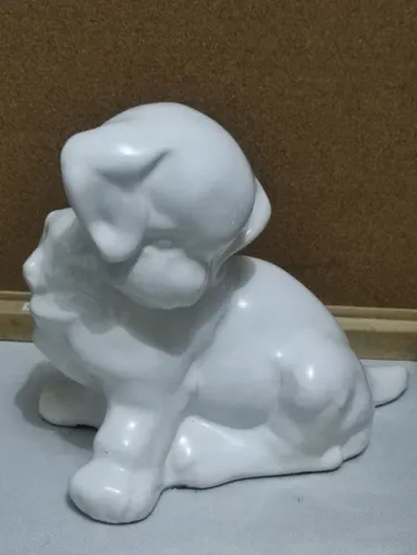 Estátua de Cachorro em Cerâmica - Charme e Sofisticação para Sua Decoração