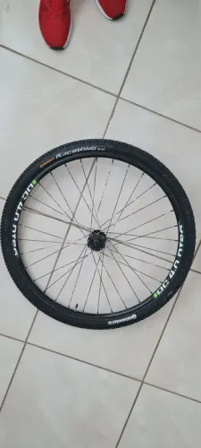 Roda completa de MTB aro 29.