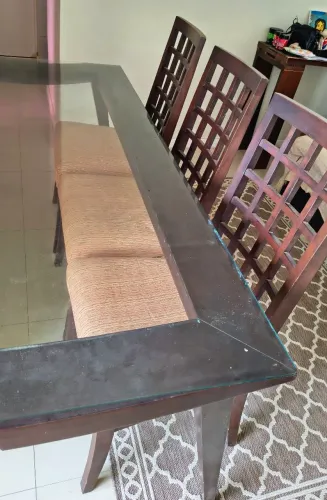 Mesa com cadeiras
