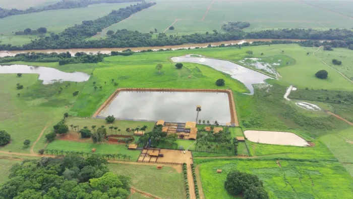 Fazenda 16 alq alto padrão em nova glória Go. R$: 8.500.000