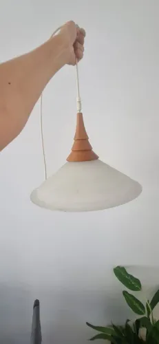 Luminária pendente vidro e madeira