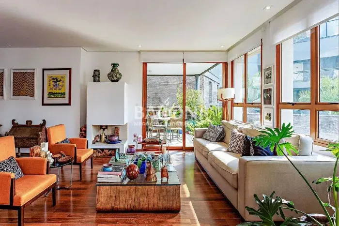 Apartamento à venda em Pinheiros, 244m², 3 suítes, terraço, 4 vagas. Baroni Imóveis, imobi