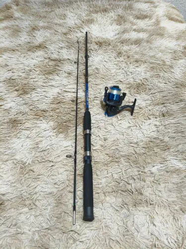 Vara de pesca com molinete