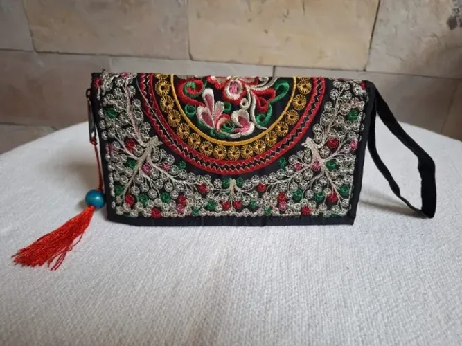 Carteira de Tecido Bordada