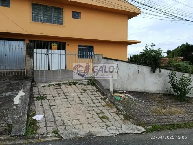 Casa para Locação em Curitiba, Santa Cândida, 3 dormitórios, 1 banheiro, 3 vagas