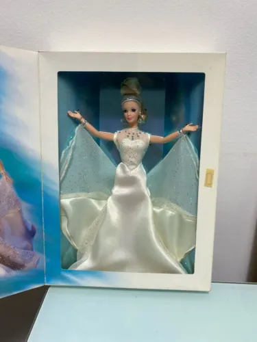 Boneca Barbie Princesas Disney