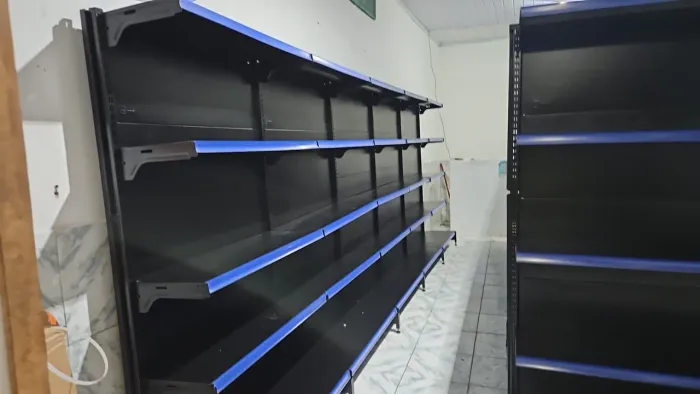 Gôndolas para comércio em geral 