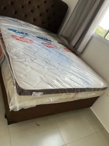 Colchão mais cama box.Casal. Com molas ensacadas individual. 