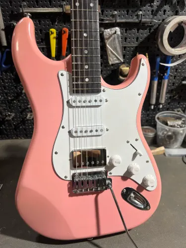 Guitarra Seizi Musashi HSS PH Sakura Pink