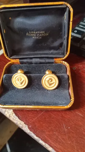 Par de Abotoaduras Antigas Pierre Cardin