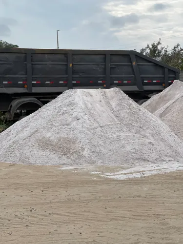 Areia branca fina caçamba 5mt3 