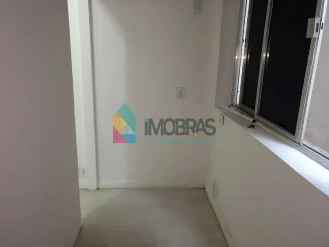 SALA COMERCIAL TIPO LOJA NA QUADRA DA PRAIA