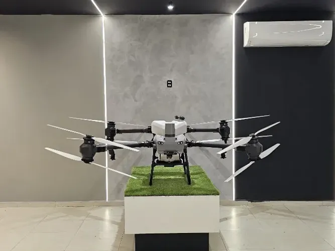 Drone de Pulverização DJI Agras T50 + 3 Baterias + Carregador + NF = Próspera Distribuição
