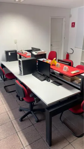 Mesa Estação de Trabalho com 4 Lugares.