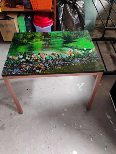 Mesa de centro ou canto com tampo floral - vintage