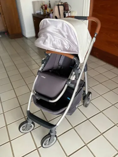 (OPORTUNIDADE) Carrinho de bebê UppaBaby Cruz