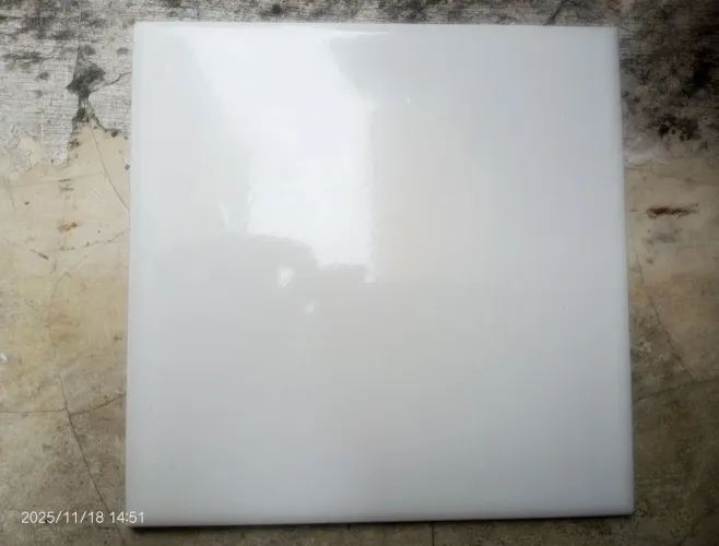 Azulejo Ladrilho Colonial Branco em Cerâmica Estilo Português 15,5 cm x 15,5 cm cada