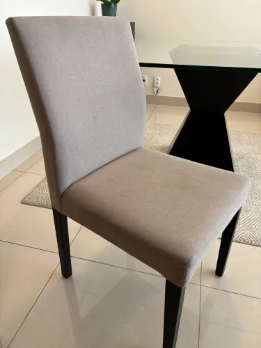 Jogo com 6 Cadeiras Móveis Gottems - Estofadas - Design Atemporal