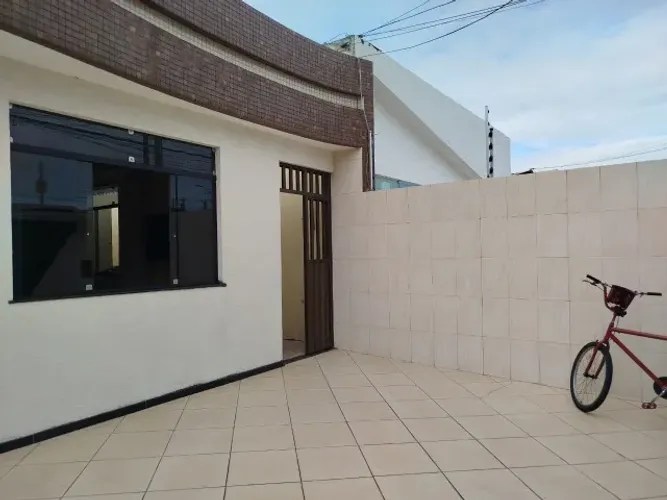 Oportunidade excelente casa - Av. Edézio Vieira de Melo