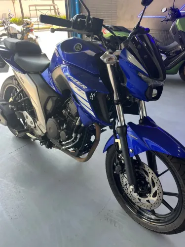 Fazer FZ25 2022 1800km estado de 0km