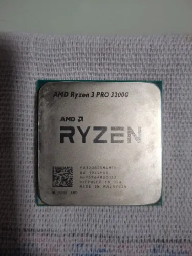 Processador AMD Ryzen 3 3200G - AM4 - ACEITO TROCA