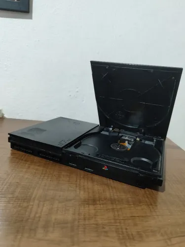 Playstation 2 Slim (desbloqueado - para consertos ou retirada de peças)