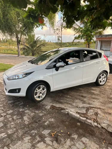 Ford Fiesta SEL 1.6 16V Flex Aut. 5P 2017