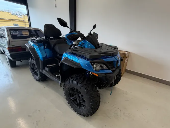 Quadriciclo Cforce 1000 4x4