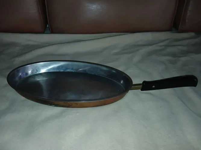 Frigideira de cobre oval grande
