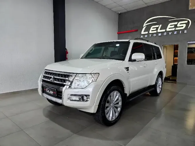 Mitsubishi Pajero HPE Full 3.2 4X4 T.i.dies. 5P AUT 2015