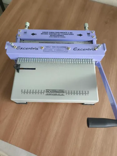 Encadernadora de duplo anel 3x1 A4 Excentrix