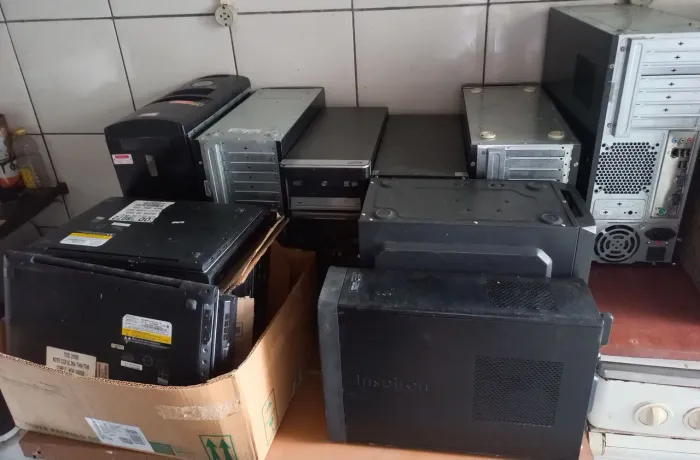 Lote de computadores e notebooks