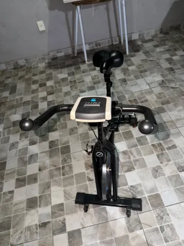 Bicicleta Ergométrica Spinning 15Kg Inércia Pro Até 150Kg + Pluggei Select