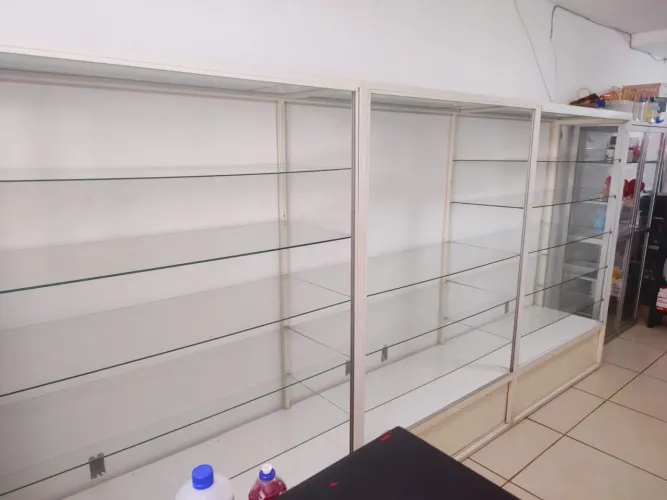 Prateleira de vidro para loja