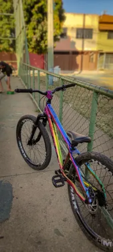 Bicicleta GTA Rebel camaleão com documento